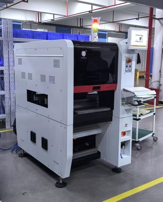 Smal ontworpen TC06 High Precision Module SMT Pick and Place Machine 6 Koppen Steun 01005