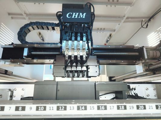 Hoge nauwkeurigheid 4 koppen SMT Pick & Place Machine CHM-551 Automatische mondstukwisseling CPK≥1.0