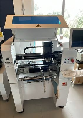 CHM-551 SMD-productielijn SMT-assemblagelijn Hoge precisie 4 koppen PCB-robot