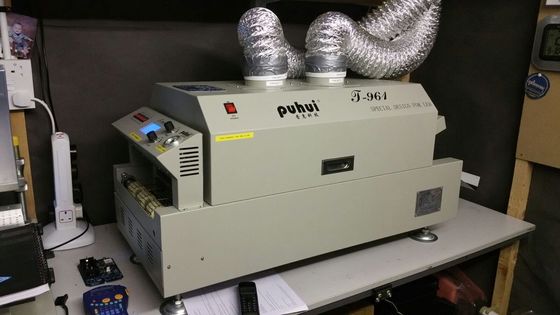 CHM-551 SMD-productielijn SMT-assemblagelijn Hoge precisie 4 koppen PCB-robot