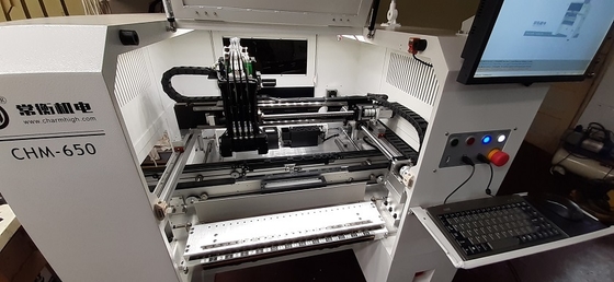 Tafelmodel CHM-650 Hoge Precisie 4-Kops SMT PCB Componenten Placer Machine